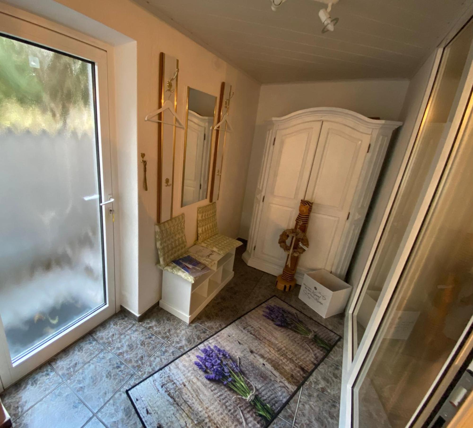 Grosse Helle Wohnung Am Wald In Bad Saarow Nahe Gruenheide Und Berlin Souterrain Eksteriør billede