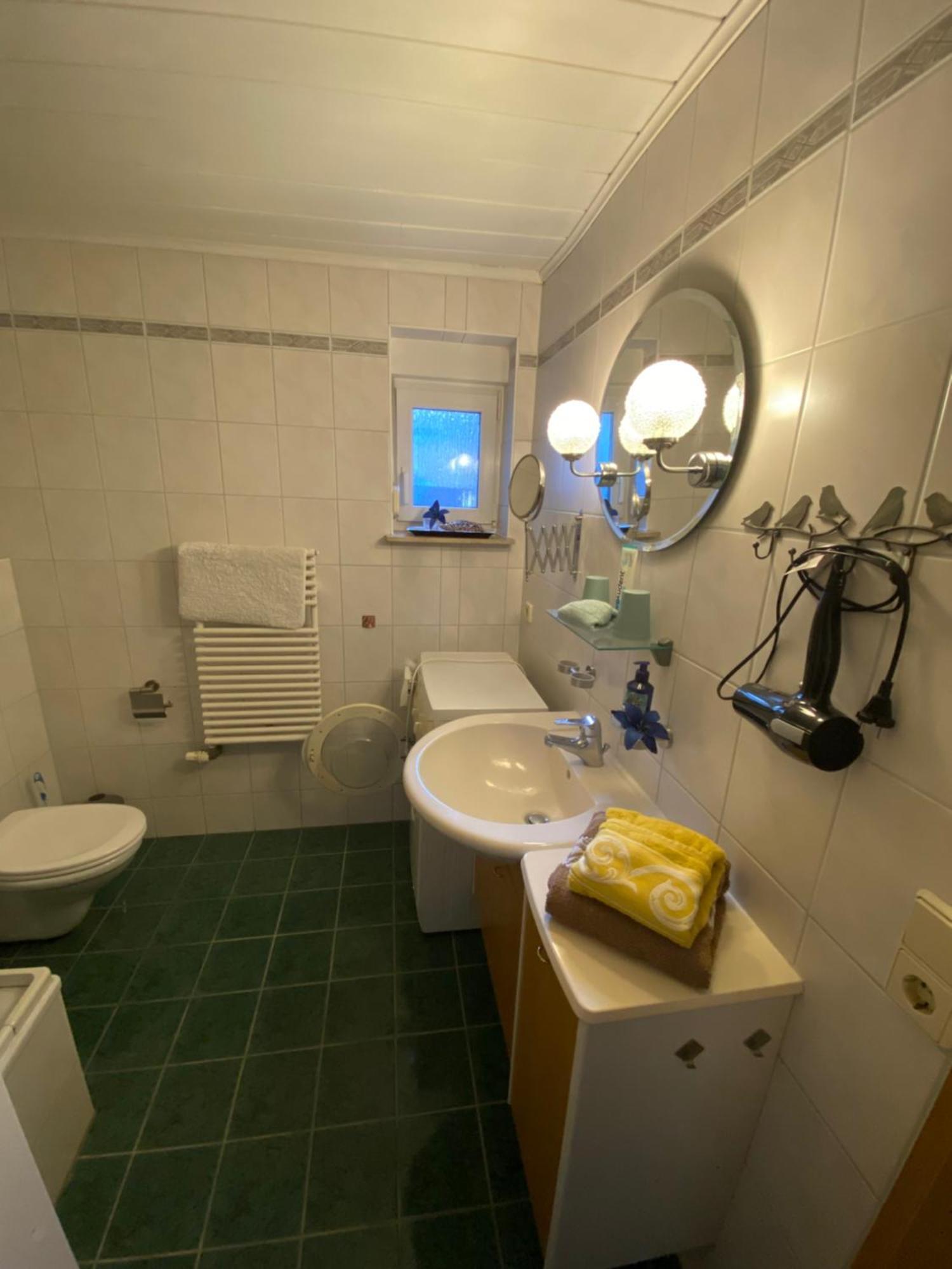 Grosse Helle Wohnung Am Wald In Bad Saarow Nahe Gruenheide Und Berlin Souterrain Eksteriør billede